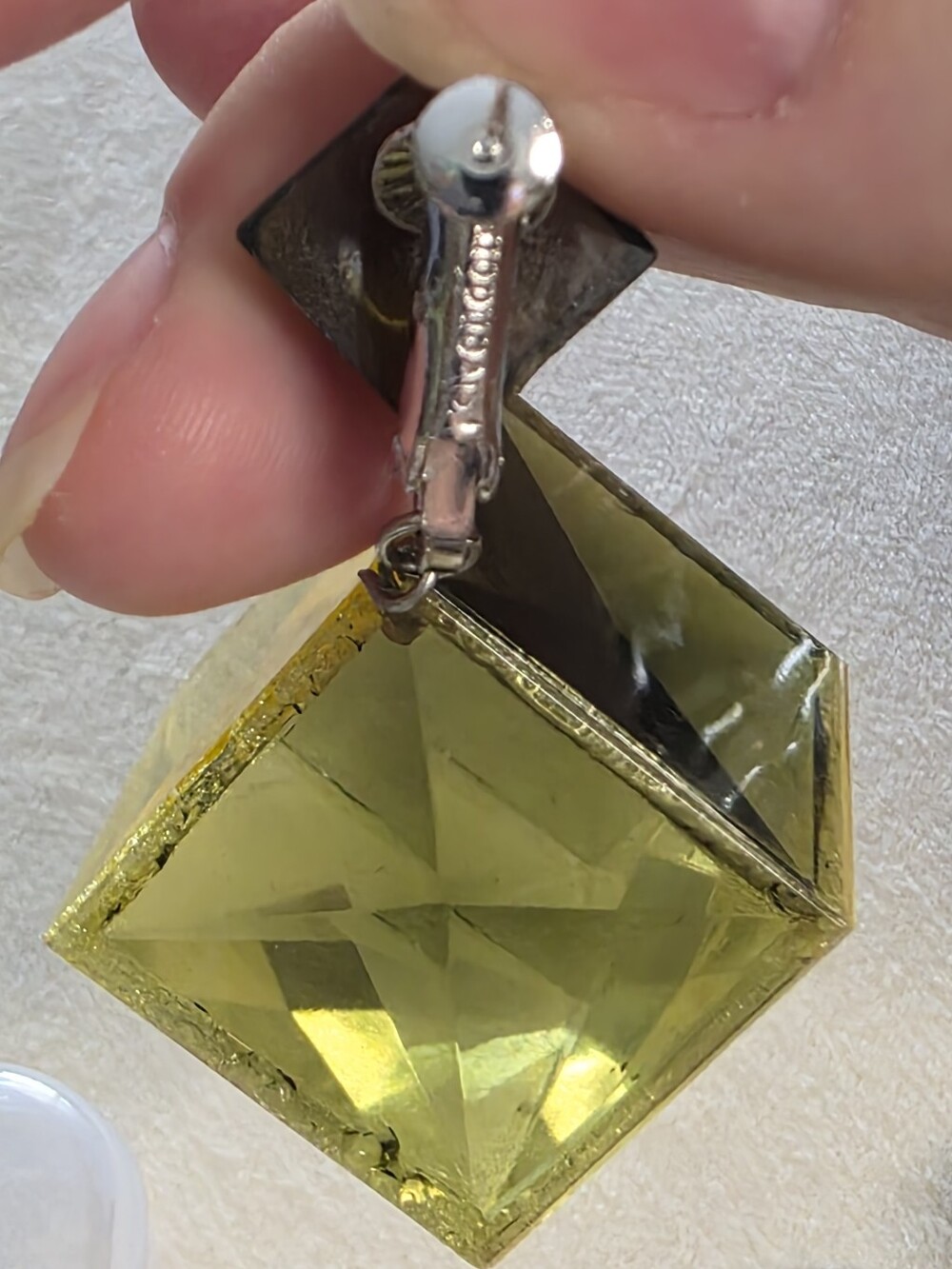 Rare Vendome Lime Green Cube Dangle Earrings Lucite Gold Tone - Picture 6 of 7
